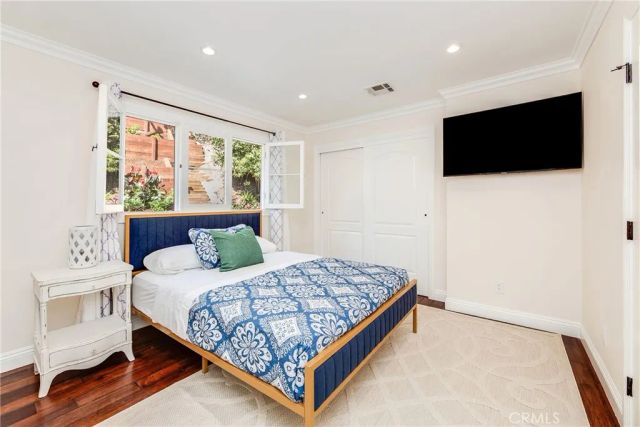 1135 N Norman Place, Los Angeles, CA 90049