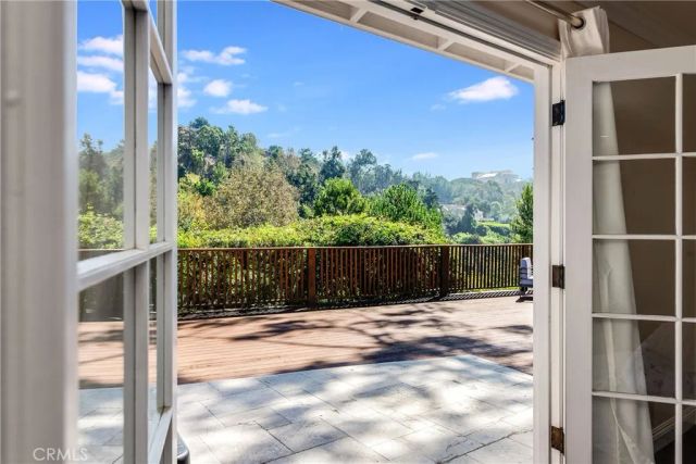 1135 N Norman Place, Los Angeles, CA 90049