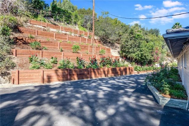 1135 N Norman Place, Los Angeles, CA 90049