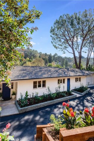 1135 N Norman Place, Los Angeles, CA 90049