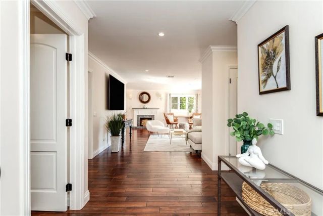1135 N Norman Place, Los Angeles, CA 90049