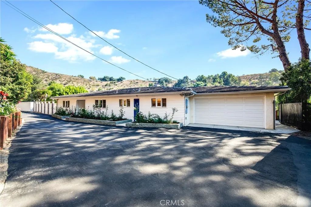 1135 N Norman Place, Los Angeles, CA 90049