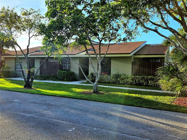 164 Meadows Dr 164, Boynton Beach, FL 33436