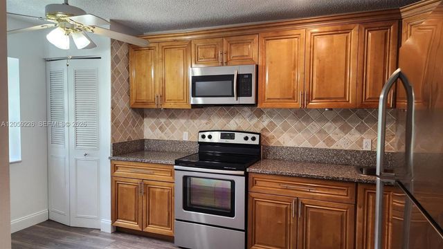 164 Meadows Dr 164, Boynton Beach, FL 33436
