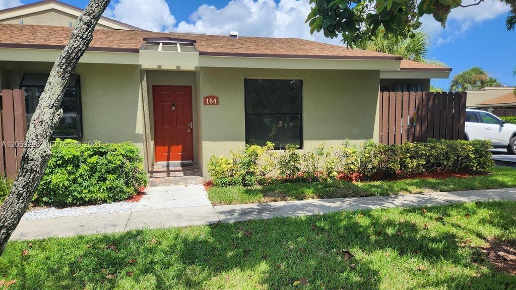 164 Meadows Dr 164, Boynton Beach, FL 33436