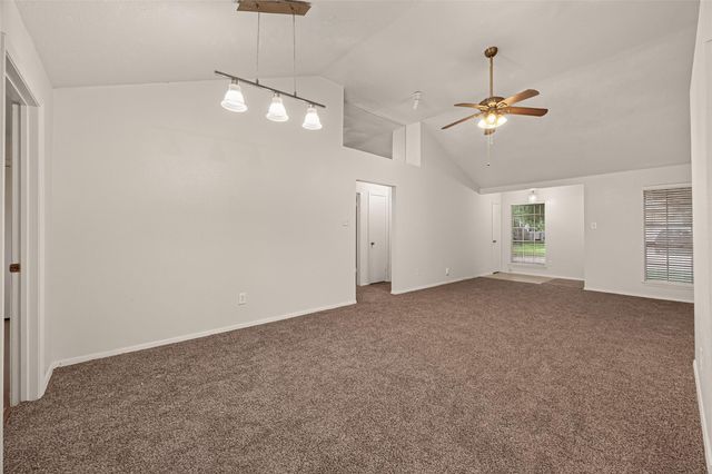 2714 S Brompton Drive, Pearland, TX 77584