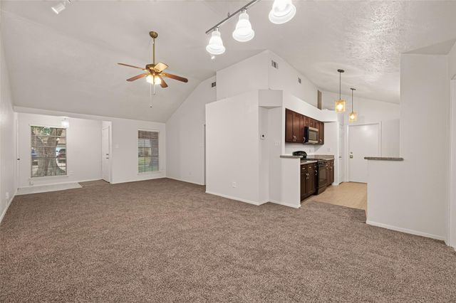 2714 S Brompton Drive, Pearland, TX 77584