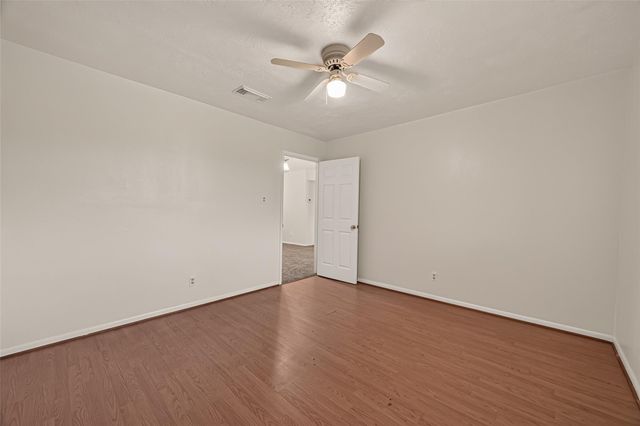 2714 S Brompton Drive, Pearland, TX 77584
