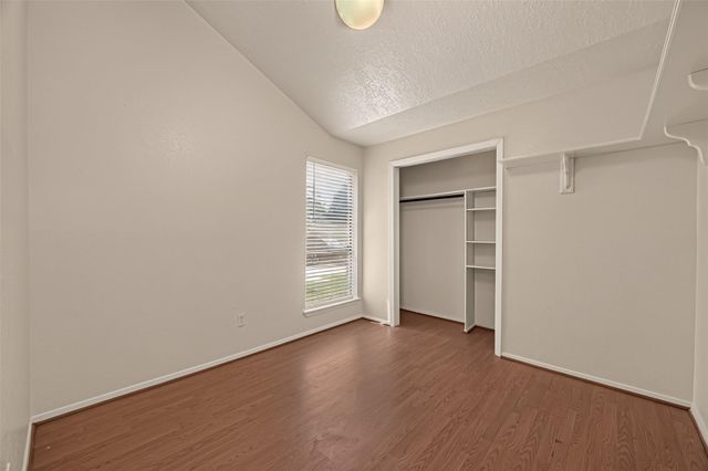 2714 S Brompton Drive, Pearland, TX 77584