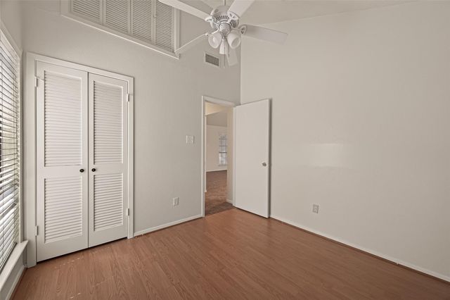 2714 S Brompton Drive, Pearland, TX 77584