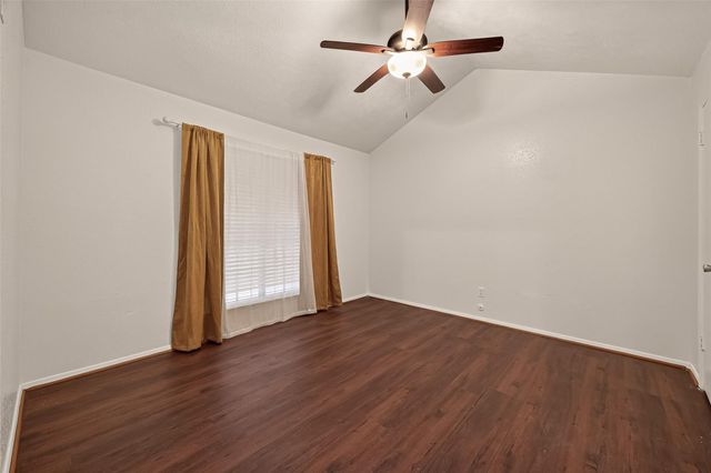 2714 S Brompton Drive, Pearland, TX 77584