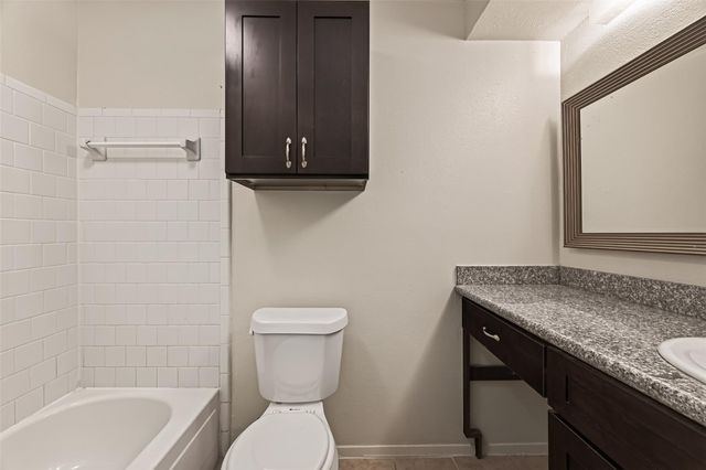 2714 S Brompton Drive, Pearland, TX 77584
