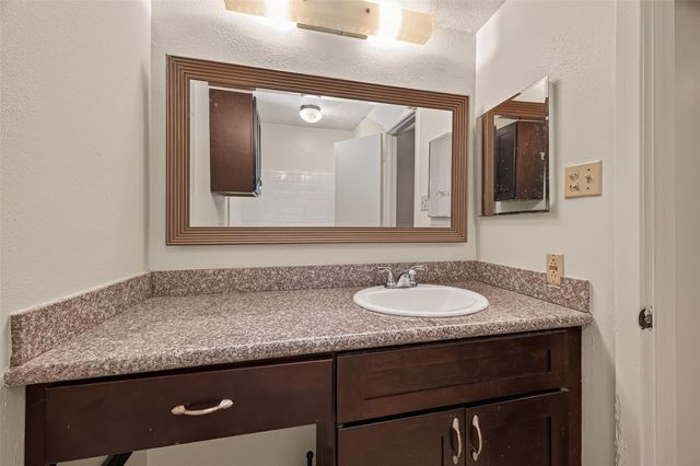 2714 S Brompton Drive, Pearland, TX 77584