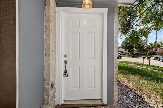 2714 S Brompton Drive, Pearland, TX 77584