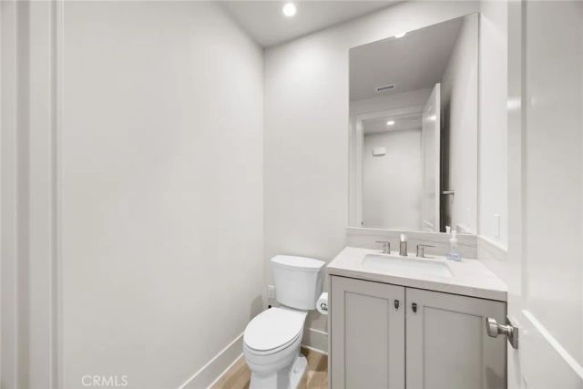 237 Pinnacle, Irvine, CA 92602