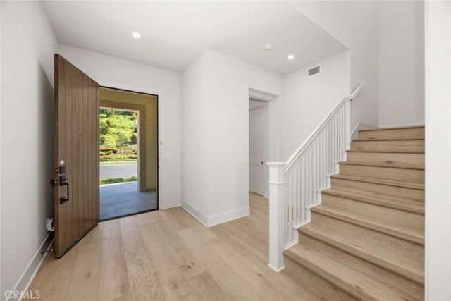 237 Pinnacle, Irvine, CA 92602