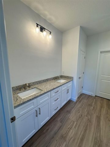 525 ELLIE COURT, Apopka, FL 32712