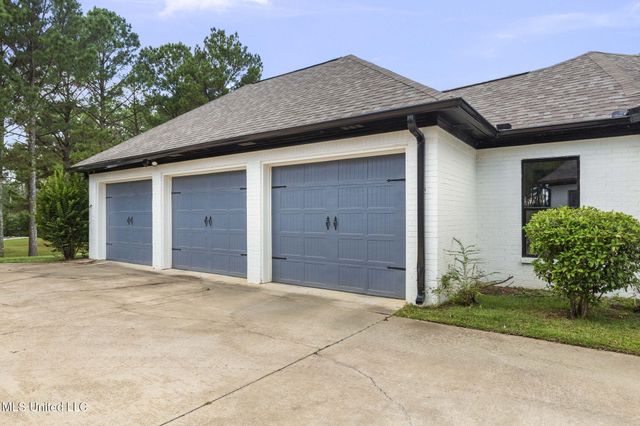 131 Lakeshire Parkway, Canton, MS 39046