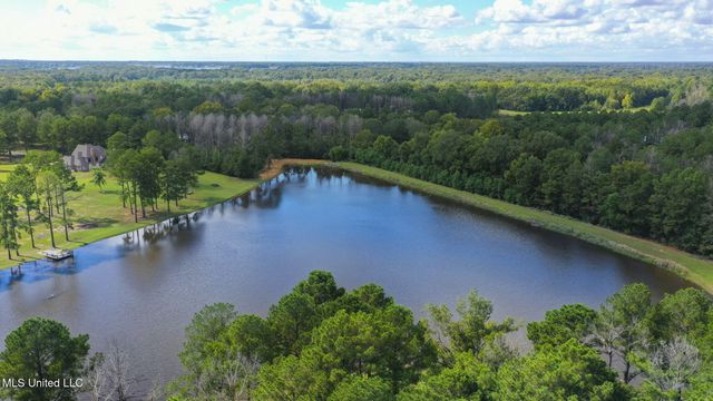 131 Lakeshire Parkway, Canton, MS 39046