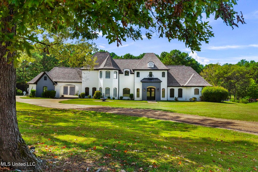 131 Lakeshire Parkway, Canton, MS 39046
