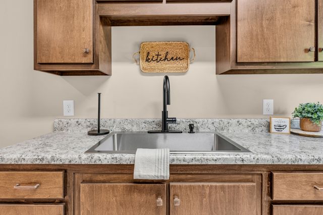 404 Cedar Ln, Tullahoma, TN 37388