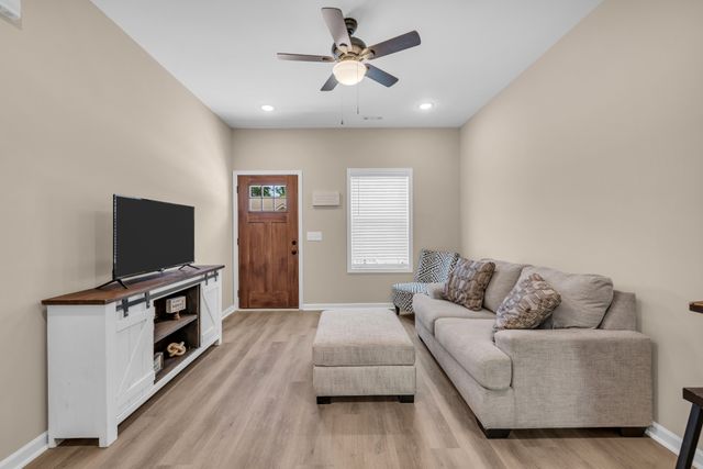 404 Cedar Ln, Tullahoma, TN 37388