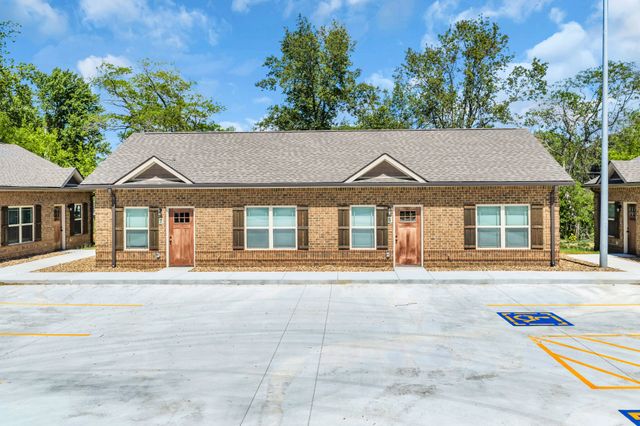 404 Cedar Ln, Tullahoma, TN 37388