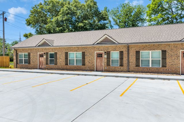404 Cedar Ln, Tullahoma, TN 37388
