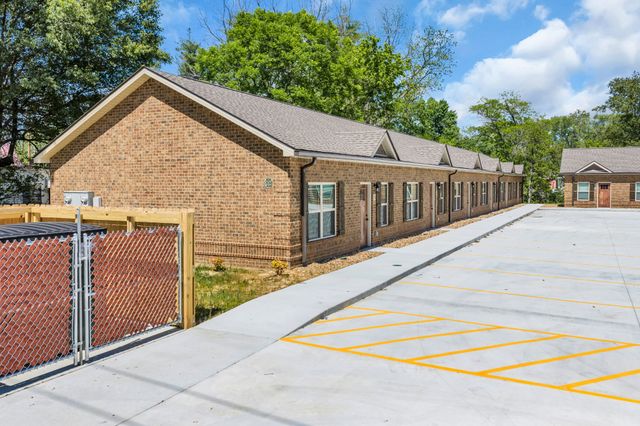 404 Cedar Ln, Tullahoma, TN 37388
