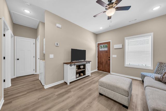 404 Cedar Ln, Tullahoma, TN 37388
