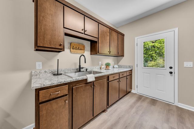 404 Cedar Ln, Tullahoma, TN 37388