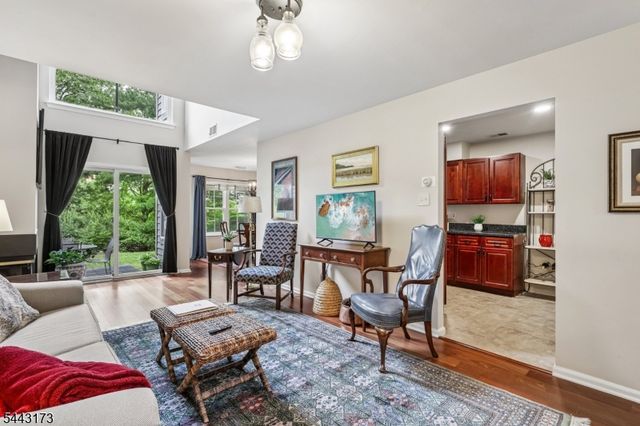 31 Chicopee Dr, Montgomery Twp., NJ 08540