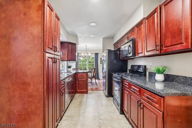 31 Chicopee Dr, Montgomery Twp., NJ 08540