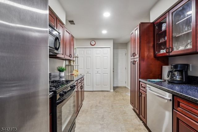 31 Chicopee Dr, Montgomery Twp., NJ 08540