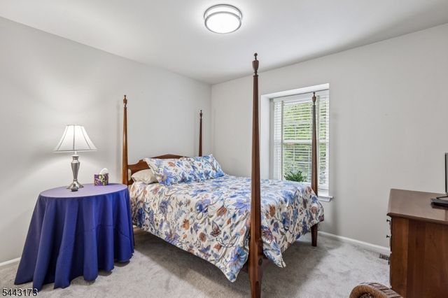 31 Chicopee Dr, Montgomery Twp., NJ 08540