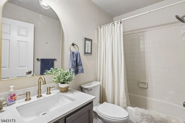 31 Chicopee Dr, Montgomery Twp., NJ 08540