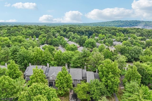 31 Chicopee Dr, Montgomery Twp., NJ 08540