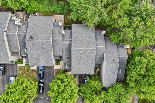 31 Chicopee Dr, Montgomery Twp., NJ 08540
