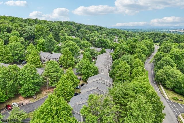 31 Chicopee Dr, Montgomery Twp., NJ 08540
