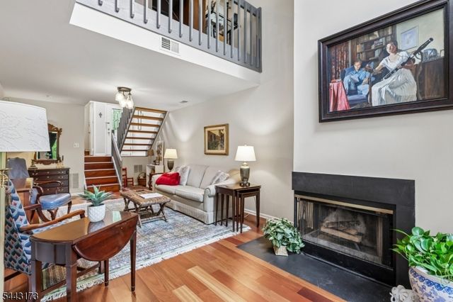 31 Chicopee Dr, Montgomery Twp., NJ 08540