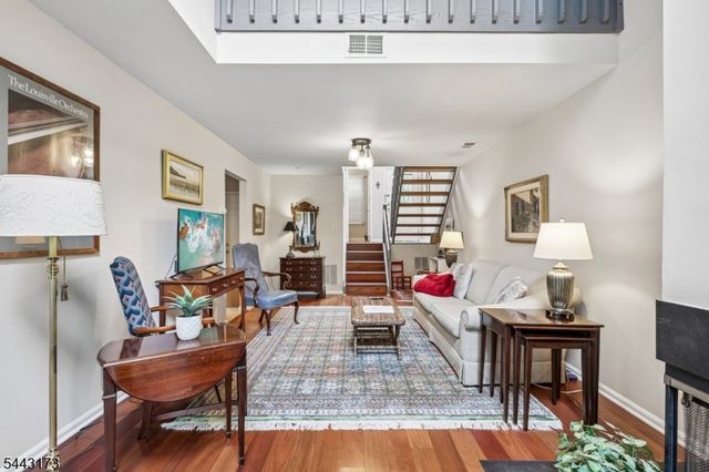 31 Chicopee Dr, Montgomery Twp., NJ 08540