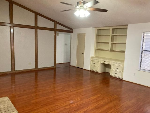 2906 Green Fields Drive, Sugar Land, TX 77479