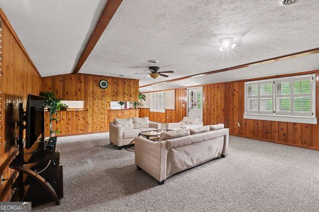 525 Lawshe Road, Senoia, GA 30276