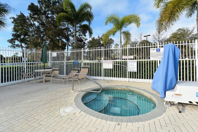 6393 ROOKERY CIRCLE, Bradenton, FL 34203