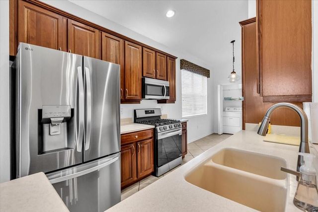 6393 ROOKERY CIRCLE, Bradenton, FL 34203