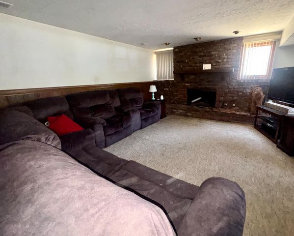 532 Iroquois Street, Schererville, IN 46375