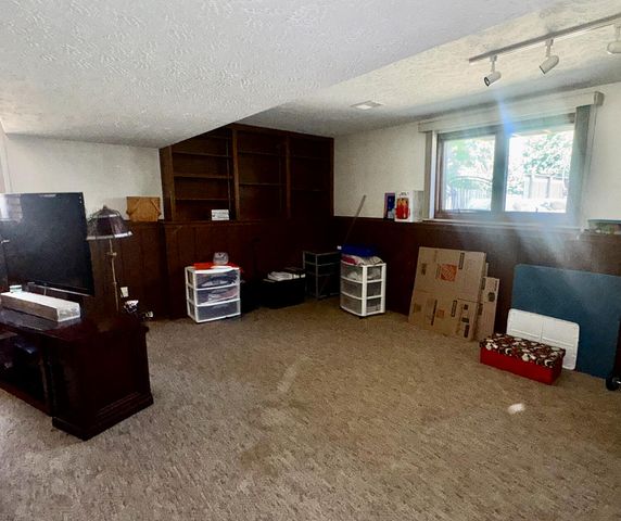 532 Iroquois Street, Schererville, IN 46375