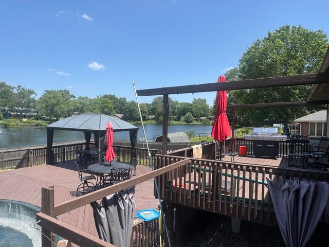 532 Iroquois Street, Schererville, IN 46375