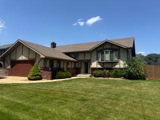 532 Iroquois Street, Schererville, IN 46375