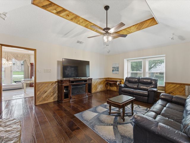 3701 Waycross Court, Arlington, TX 76016
